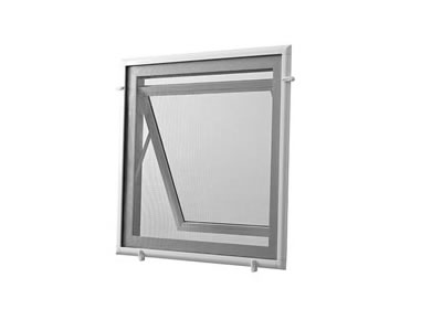 A Tela de Recolher é ideal para portas e janelas de grandes vãos, contando com um sistema de catracas que permitem fácil recolhimento através de um cordão.