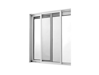 A Tela de Correr desliza suavemente sobre trilhos de alumínio, e se integra totalmente ao ambiente.